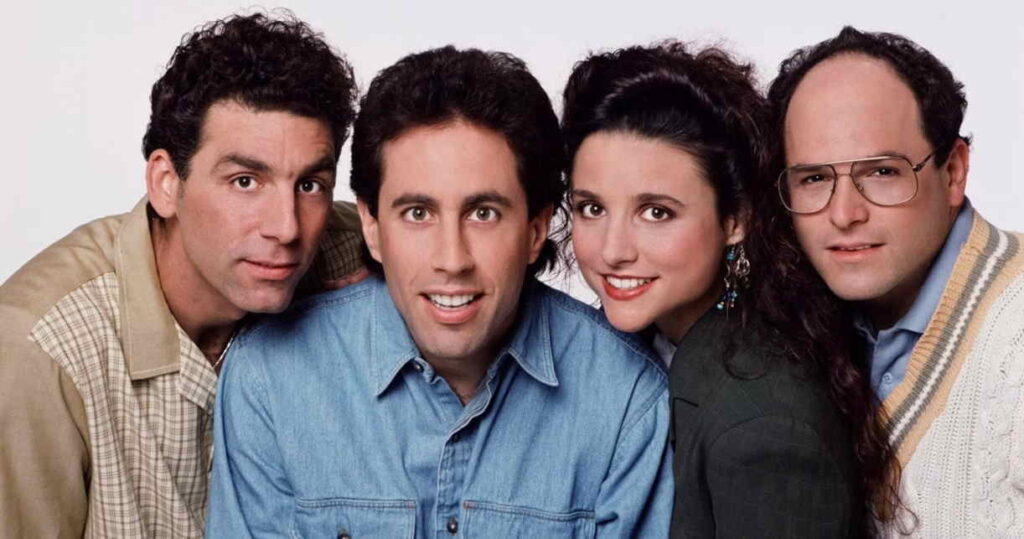 Seinfeld: sitcom divisora de águas., transmitida de 1989 a 1998, quase 10 anos!, e se tornou um fenômeno cultural, ganhando inúmeros prêmios e sendo amplamente reconhecida como uma das maiores comédias de todos os tempos.